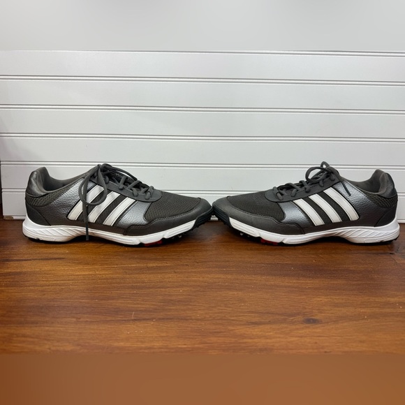 Adidas men’s gray and white Tech Response golf shoe. Size 10. - Picture 5 of 9
